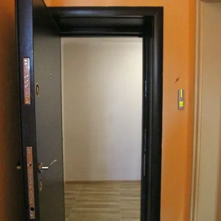 Niki Apartment *